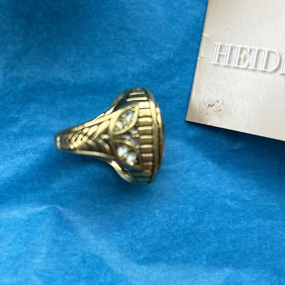 Heidi Daus Ring Swarovski Crystal  Ring Size 6(?) ** Wearable Art** - Picture 13 of 16